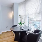 House 1 - Cheltenham Parade View Apartment *