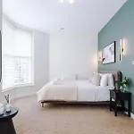 House 1 - Cheltenham Parade View 哈罗盖特