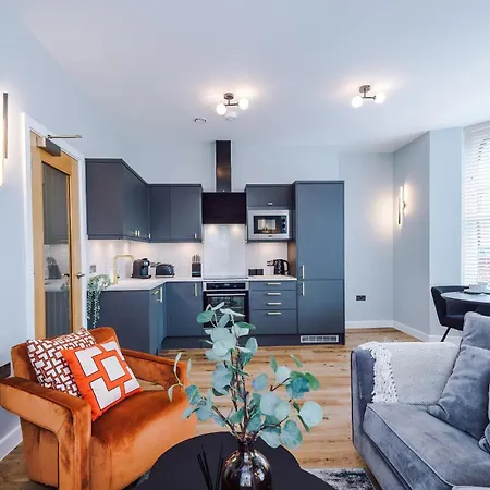 House 1 - Cheltenham Parade View Apartment