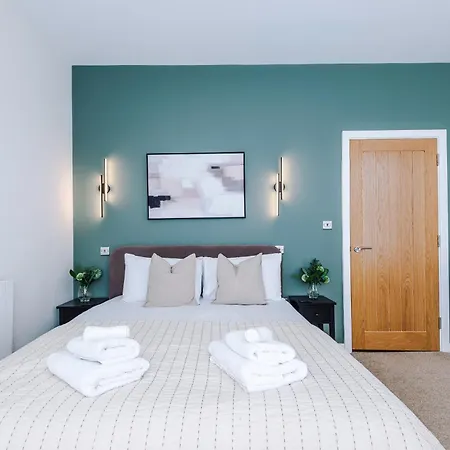 דירה House 1 - Cheltenham Parade View *