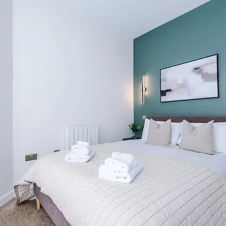 Apartment House 1 - Cheltenham Parade View