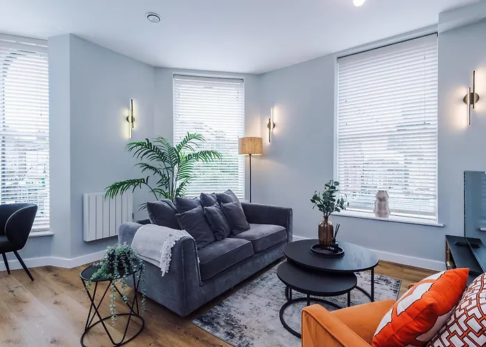 House 1 - Cheltenham Parade View Apartment *