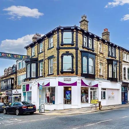 House 1 - Cheltenham Parade View