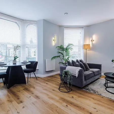 House 1 - Cheltenham Parade View Apartment *