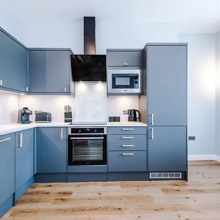 Apartment House 1 - Cheltenham Parade View *