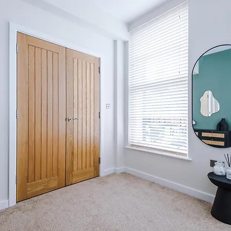 House 1 - Cheltenham Parade View Apartment